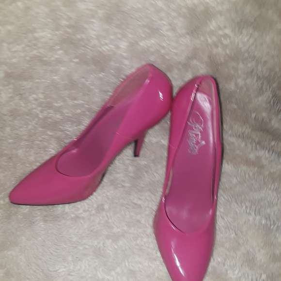 Hot pink pumps - Picture 3 of 3